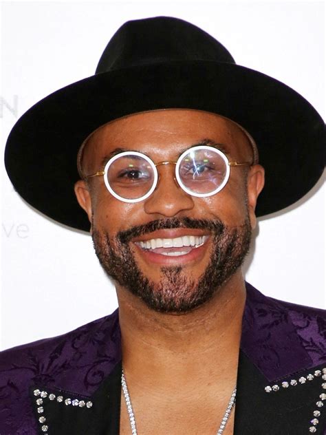 Philip Lawrence (@philsmeeze) • Instagram photos and videos.